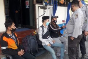 Bawa Pil Koplo ke Sumbawa, Dua Pria Jember Diamankan di Padangbai