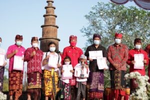 Tutup Pameran HUT Kota Amlapura ke 381 dan Peringatan Bulan Bung Karno, Bupati Gede Dana Tandatangani Komitmen Bersama Pengolahan Sampah Berbasis Sumber