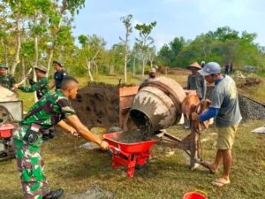 Jalin Keakraban, Satgas TMMD Kodim Klungkung Komsos Di Lokasi TMMD