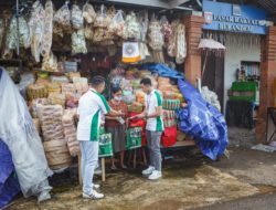 Kantor Cabang Karangasem Perkenalkan Layanan Bank BPD Bali Kepada Pedagang di Pasar Bebandem