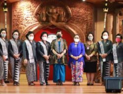 Ny. Putri Koster Hadiri Rakerda IBI, Apresiasi Pelestarian Endek Bali