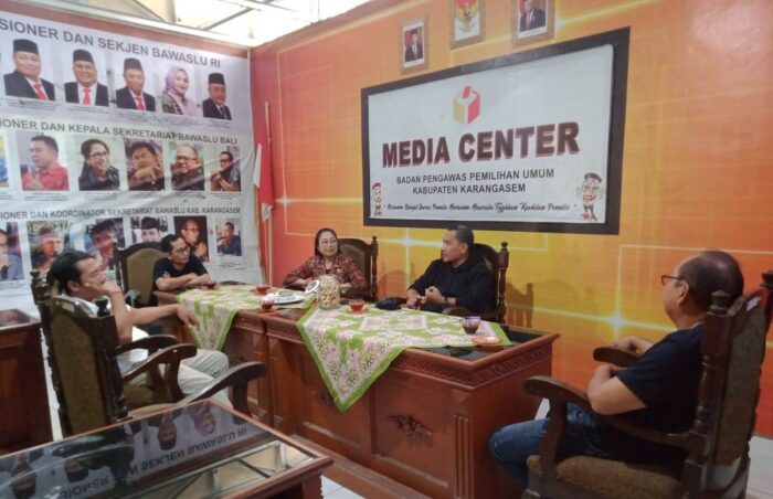 bangun-harmoninasi-kpu-bali-sambangi-kantor-bawaslu-karangasem