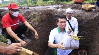 Menuju 100 persen TOSS Desa, Bupati Suwirta Peletakan Batu Pertama Pembangunan TPST 3R Aan Asri