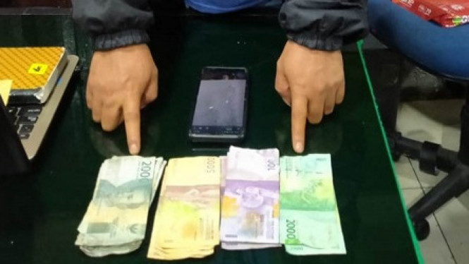 beroperasi-gunakan-hp-bandar-judi-online-ditangkap