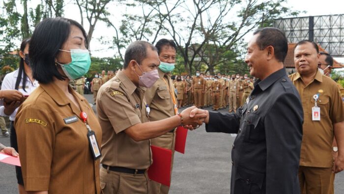 ratusan-asn-di-karangasem-naik-pangkat-begini-pesan-bupati-gede-dana