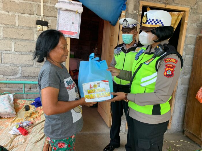 sambut-hari-lalu-lintas-ke-67-satuan-lalu-lintas-polres-buleleng-bagikan-sembako