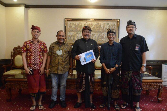 wagub-cok-ace-apresiasi-banyak-pihak-membantu-percepatan-penggunaan-energi-baru-terbarukan-di-bali