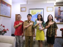  Bupati Suwirta Apresiasi Prestasi Carla Greycia Peraih 15 Besar Puteri Remaja Indonesia 2022