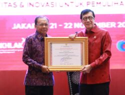 Endek Bali Mendunia, Gubernur Koster Raih Penghargaan Tingkat Nasional