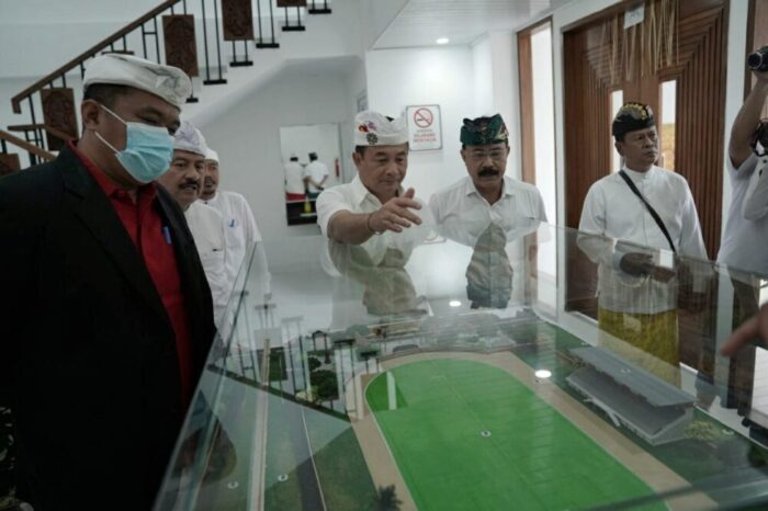 pembangunan-kelar-bupati-gede-dana-resmikan-tribun-stadion-i-gusti-ketut-jelantik