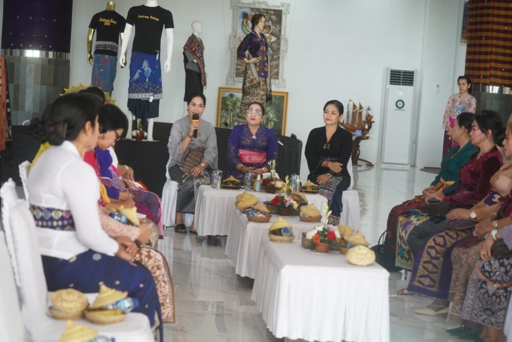 optimalkan-kinerja-bkow-ny-cok-ace-melakukan-anjangsana-ke-kabupaten-jembrana