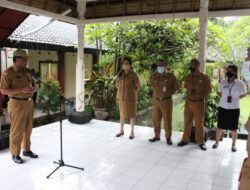 Motivasi Disiplin Pegawai, Sekda Alit Wiradana Pimpin Apel Disiplin Di Kantor Inspektorat Kota Denpasar