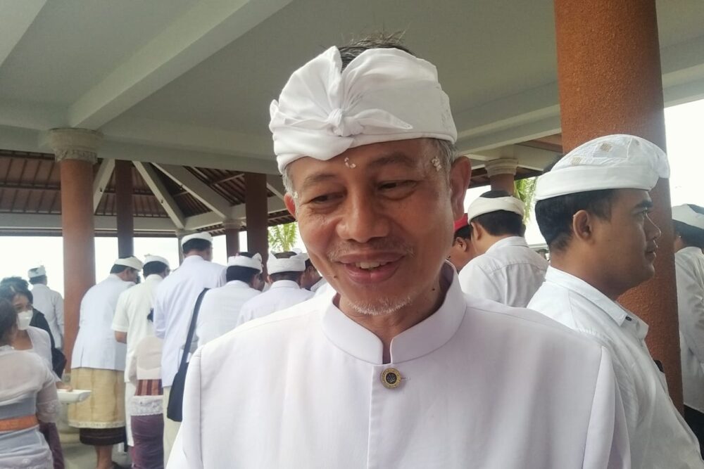 ketua-badan-pengelola-besakih-dijabat-mantan-direktur-bank-permata