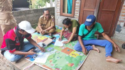 sambangi-desa-panji-172-stb-didistribusikan