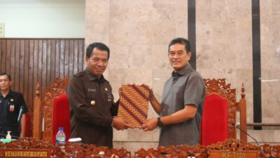 fraksi-fraksi-dprd-dorong-dua-ranperda-usulan-eksekutif-untuk-dilanjutkan-pembahasannya