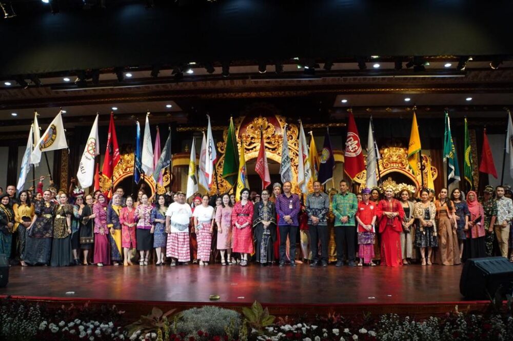 sambutan-ketua-dekranasda-provinsi-bali-ny-putri-koster-dalam-penutupan-pameran-ikm-bali-bangkit-tahap-iii-tahun-2023