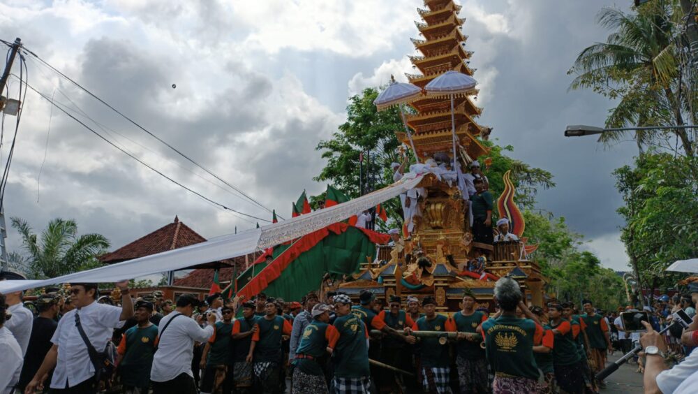 palebon-puri-agung-karangasem-prof-dr-ida-anak-agung-agung-gde-putra-agung-su