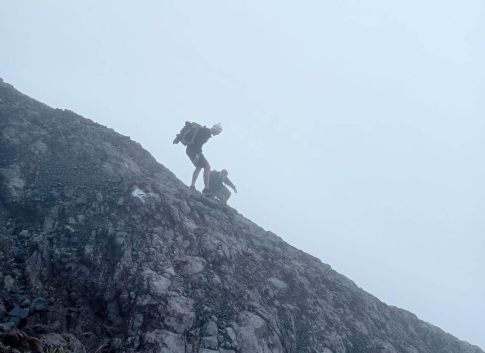 pemandu-mulai-tutup-jalur-pendakian-ke-gunung-agung