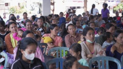 pencegahan-stunting-badung-gencarkan-pemberian-paket-ikan-olahan-segar-di-desa-plaga