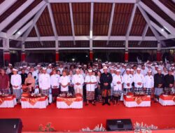 Gubernur Koster bersama MDA dan Bendesa Adat se-Bali Luncurkan Baga Utsaha Padruwen Desa Adat