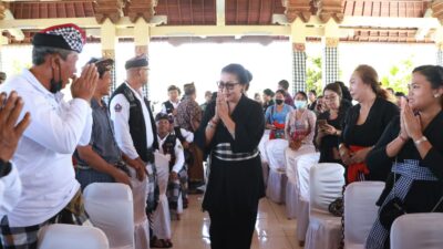Serahkan Bantuan Kepada 150 Warga Kota Denpasar, Manggala Utama PAKIS Bali Sampaikan Pesan Ngrajegang Tari Wali ‘Rejang’ Sesuai Fungsi Dan Pakem Aslinya