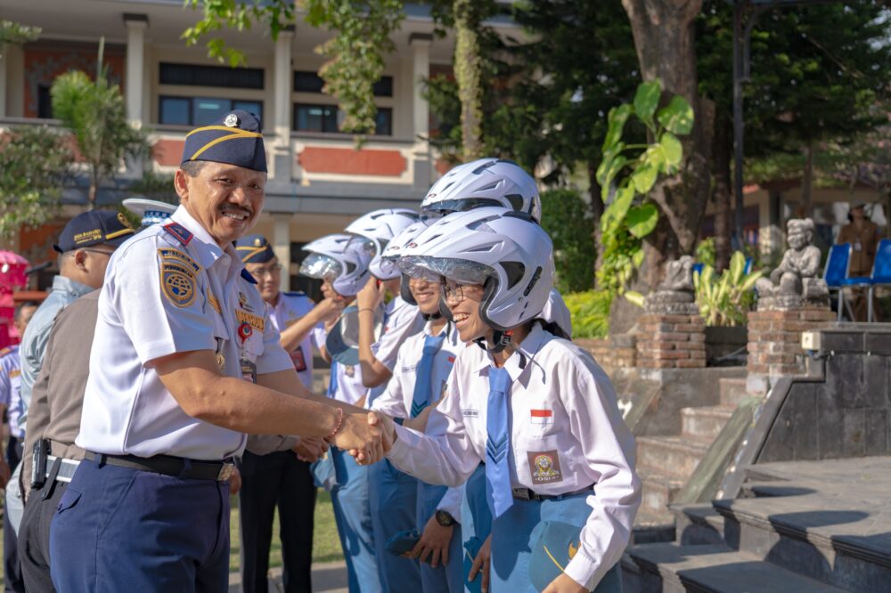 rangkaian-hari-perhubungan-nasional-2023-dishub-badung-gelar-sosialisasi-dan-berbagi-ke-panti-asuhan