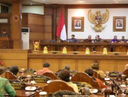 Wakili Gubernur Koster, Cok Ace sampaikan Tanggapan terkait Raperda Provinsi Bali tentang Perubahan APBD Semesta Berencana
