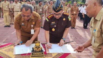 teken-mou-kajari-karangasem-pimpin-apel-disiplin-asn-di-dinas-pertanian