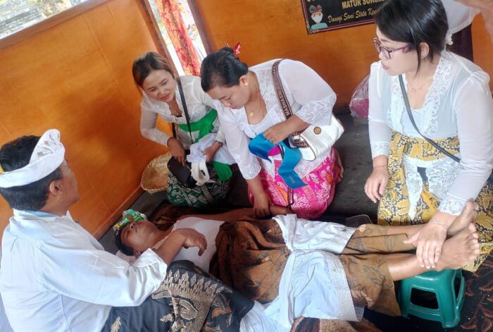pemedek-pura-dalem-puri-dapat-penanganan-medis