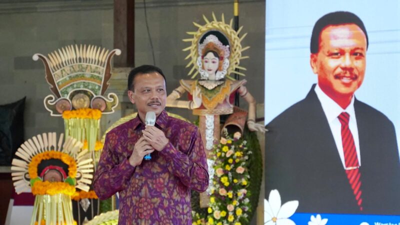buka-lomba-debat-dan-iapi-bali-award-sekda-dewa-indra-harap-tim-pengadaan-tingkatkan-kompetensi-dan-kredibilitas