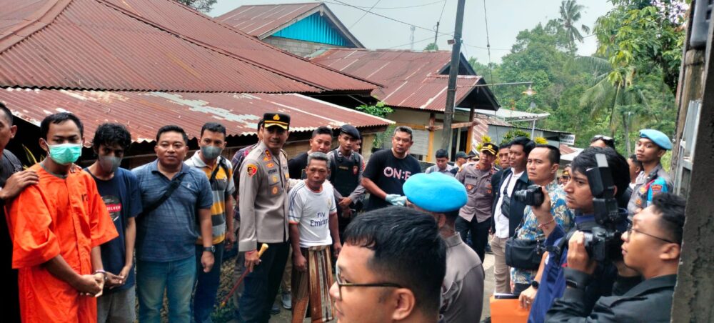 Hairul Basari alias Joko, tersangka kasus undang - undang Darurat kepemilikan senjata api rakitan dan dua Air Softgun, telah diamankan oleh Polres Buleleng, Jumat (02/02/2024) oleh team gabungan Satuan Reserse Kriminal dan Reserse Narkoba.