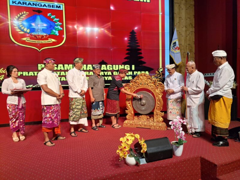 bupati-gede-dana-buka-pesamuhan-agung-i-pengurus-pusat-pratisantana-sira-arya-gajahpara