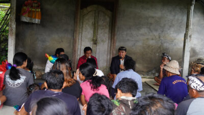 reses-ketua-dprd-karangasem-wayan-suastika-ditodong-usulan-perbaikan-jalan