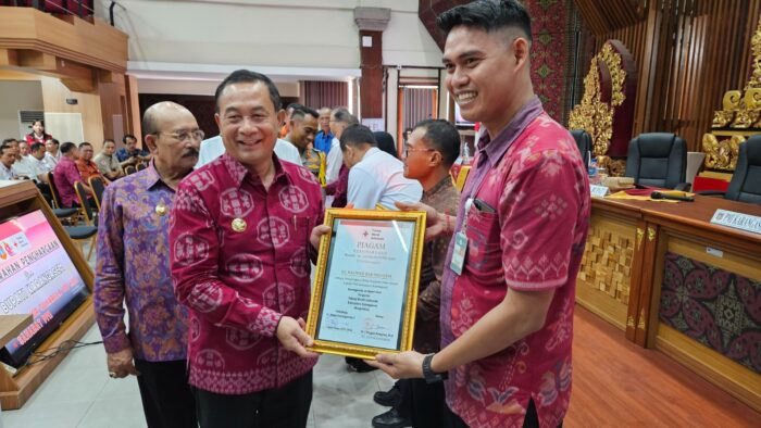 buka-muskerkab-pmi-karangasem-gede-dana-dahan-hibah-2024-berlipa