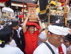 6 Sulinggih Puput Prosesi Penyineban Karya IBTK di Pura Agung Besakih  