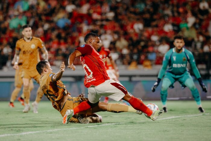 degradasi-usai-dihantam-bali-united-2-1-adalah-karma-2017