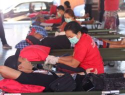 Melibatkan Yayasan dan Organisasi, Donor Darah di Desa Adat Bugbug Kumpulkan 56 Kantong Darah