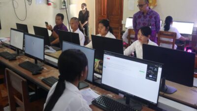 kpu-buleleng-gelar-tes-seleksi-badan-adhoc-untuk-pilkada-2024