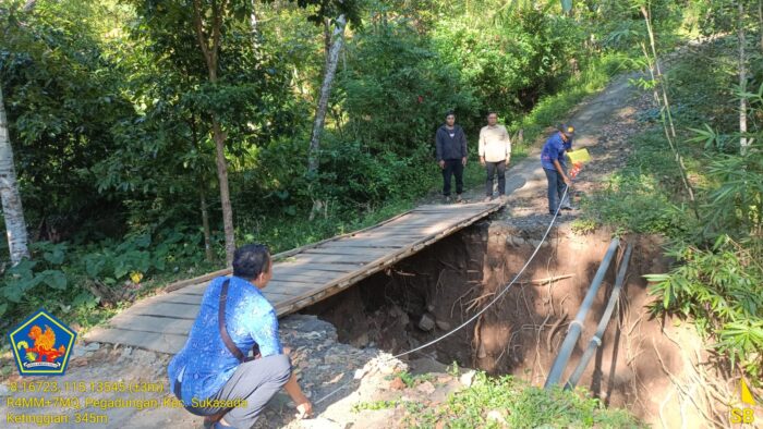 pemkab-buleleng-segera-perbaiki-jembatan-dan-jalan-rusak-di-desa-pegadungan