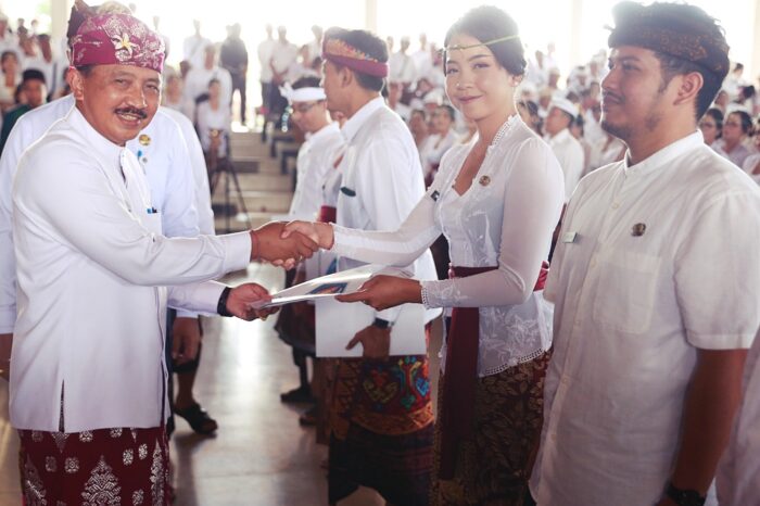 pj-bupati-jendrika-lantik-pppk-dan-pns-di-lingkungan-pemkab-klungkung