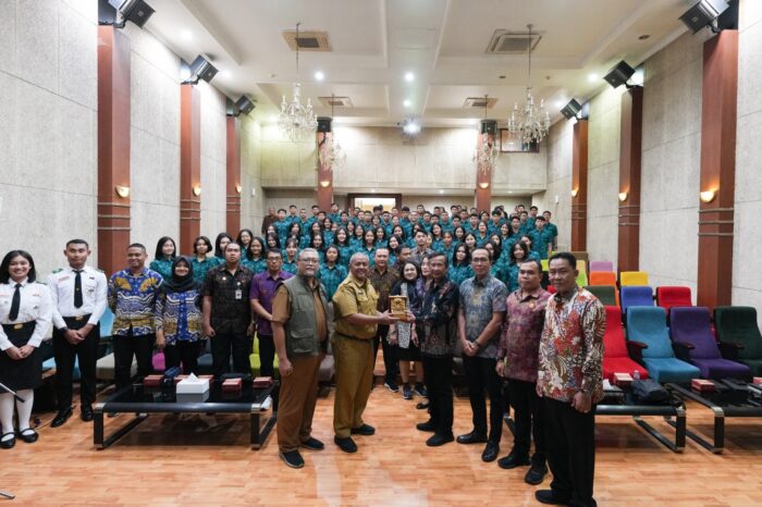 Studi Tiru ini merupakan agenda untuk para anggota paskibraka dalam pembentukan formasi penuh 1 Juni dan dalam rangka studi lintas nusa