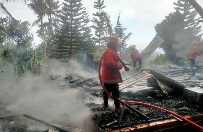 villa-milik-warga-swiss-terbakar-kerugian-miliaran-rupiah