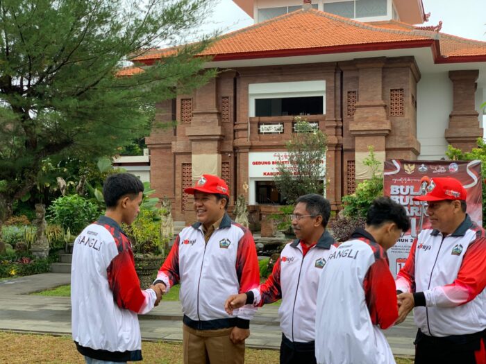 bupati-sedana-arta-lepas-kontingen-bangli-porjar-provinsi-bali-tahun-2024