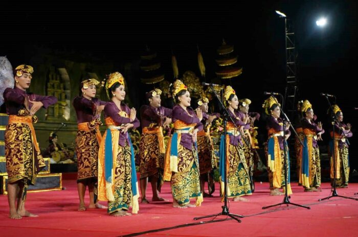 sekaa-gong-kebyar-wanita-duta-klungkung-tampil-memukau-di-pkb-2024