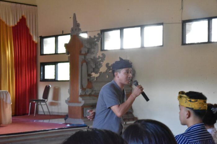 sosialisasi-pendidikan-pemilih-2024-kpu-karangasem-goes-to-kampus-di-stkip-agama-hindu-amlapura