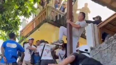 tak-mau-ngantre-dan-memaki-driver-wisatawan-india-berulah-di-kelingking-beach