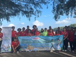 Peduli lingkungan, Alfamart dan Plastic Bank Foundation Berkolaborasi Bersih-Bersih Pantai di Bali