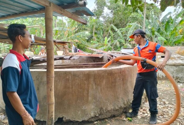 musim-kemarau-bpbd-distribusikan-air-bersih-ke-banjar-blong