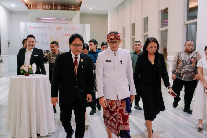 bupati-giri-prasta-terima-penghargaan-bali-leader-in-innovative-government