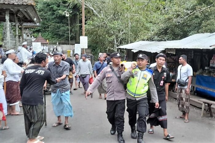 pemedek-asal-buleleng-meninggal-di-pura-lempuyang-luhur